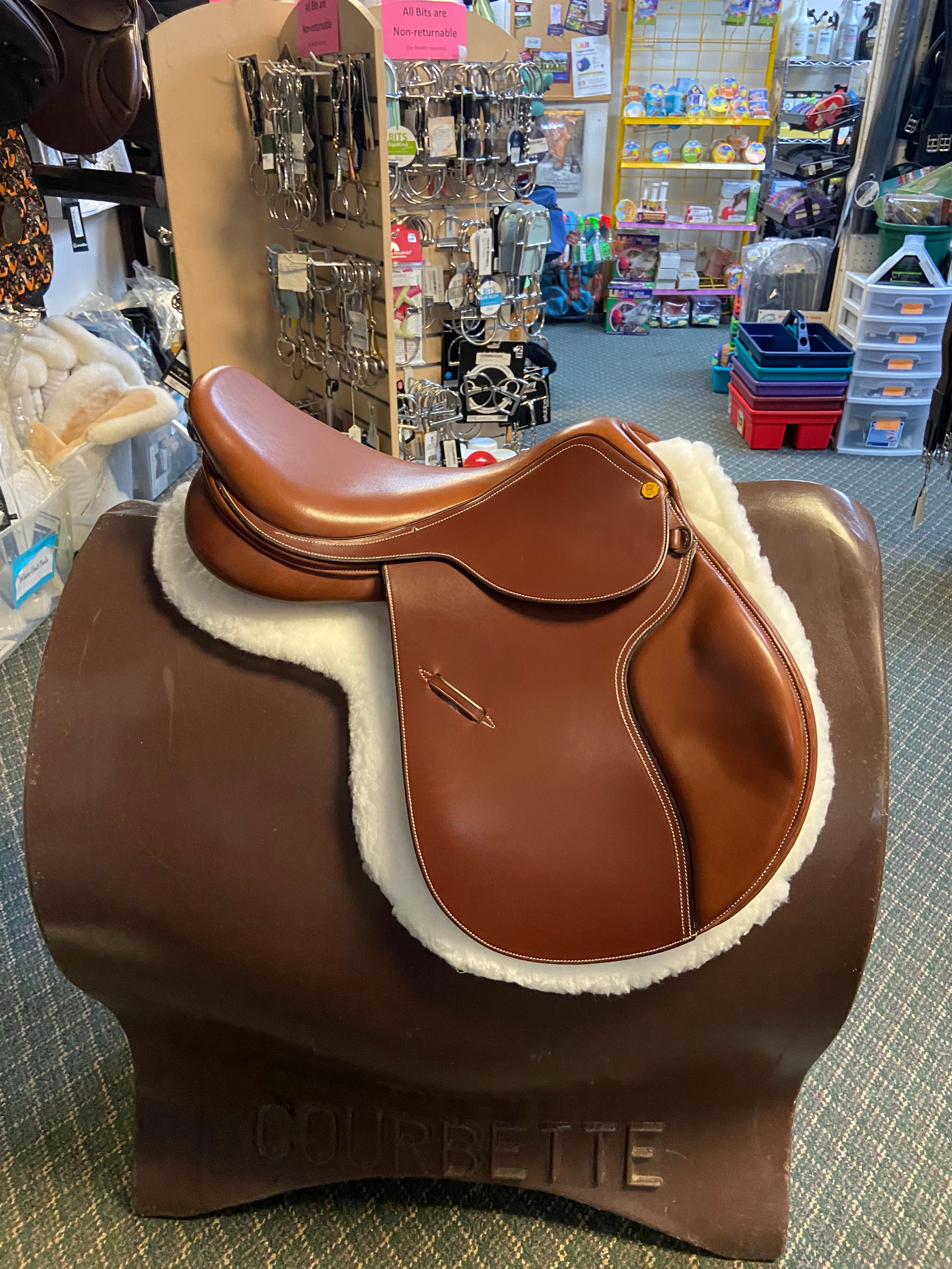 BH Crump Tomboy Saddle 17" Regular Tree