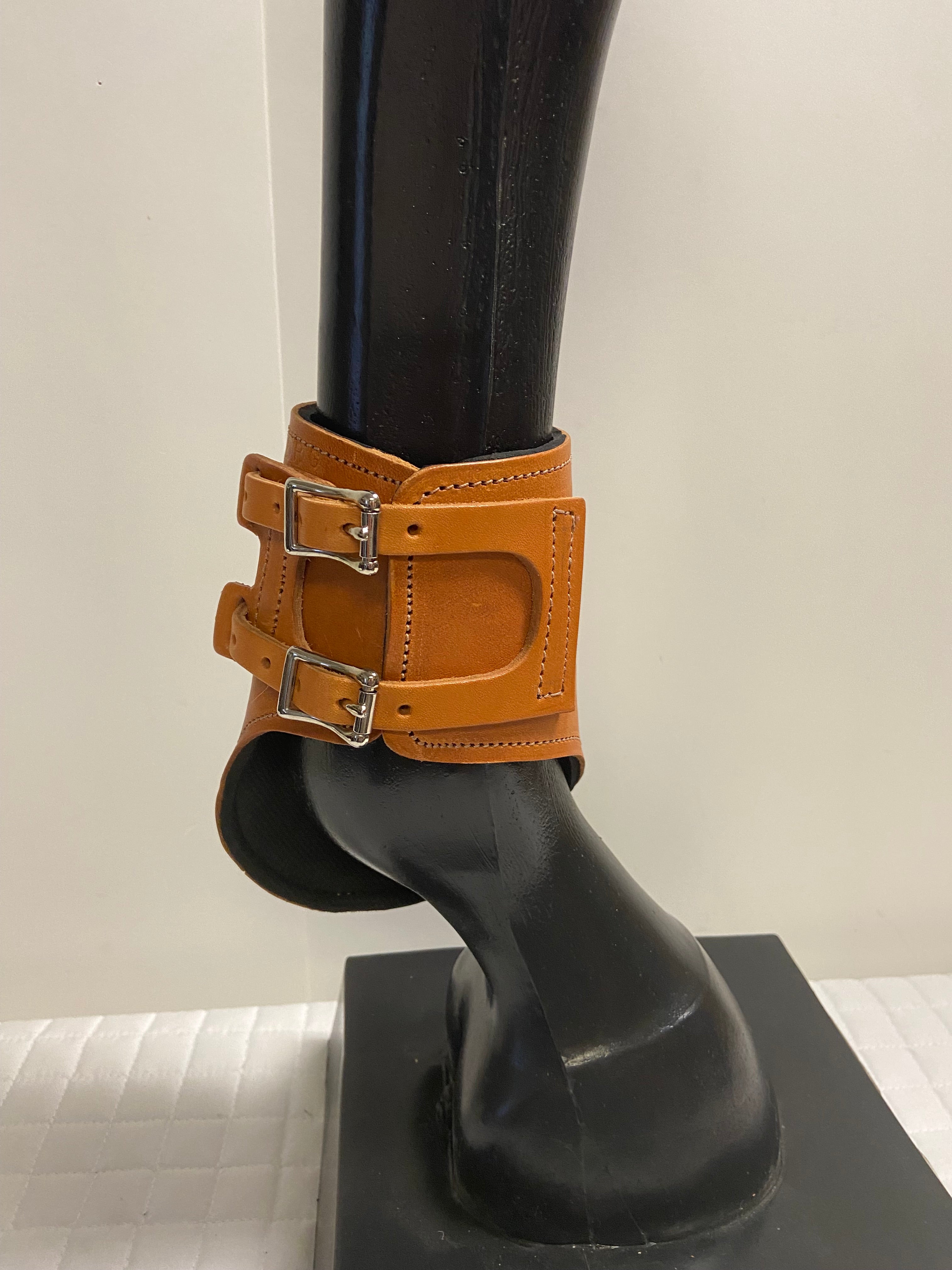 WNS Leather Hind Ankle Boots