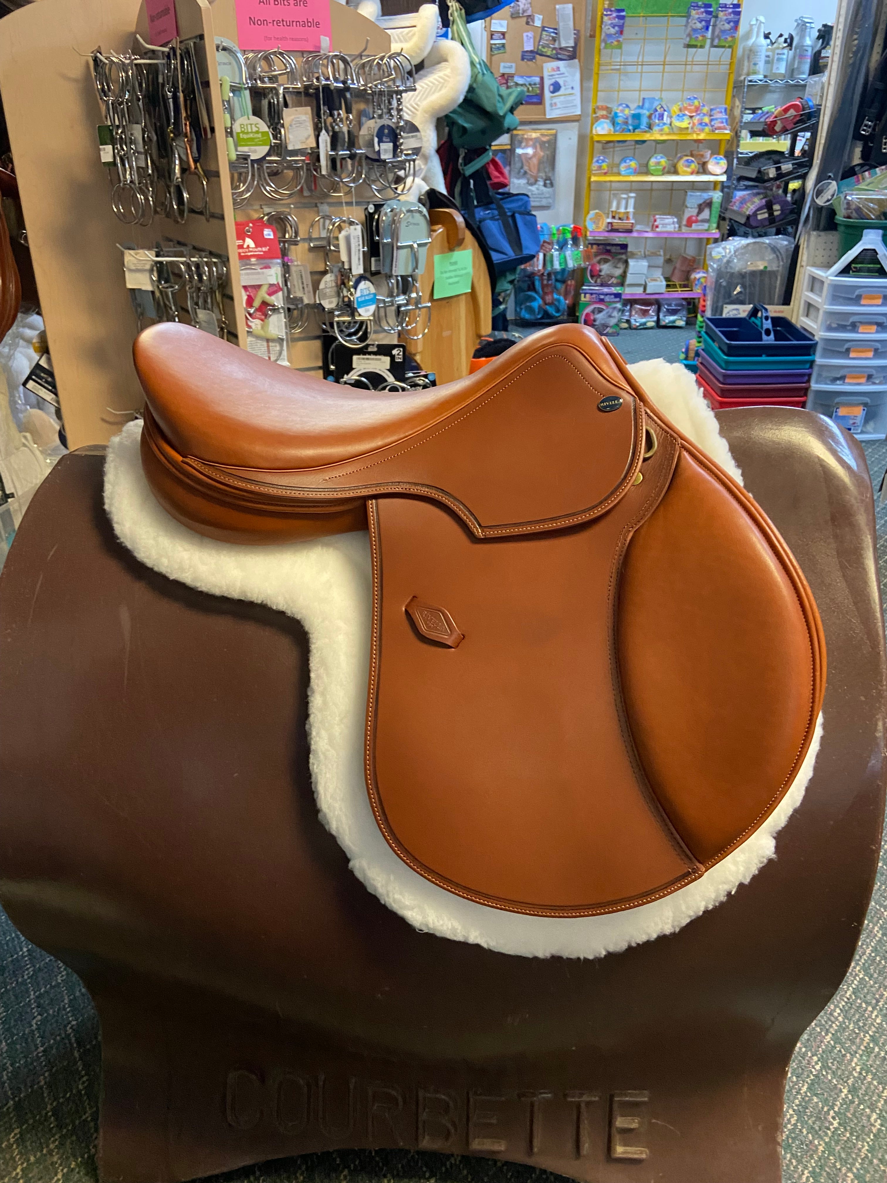 HDR Rivella Denver Classic Saddle 17' Regular tree