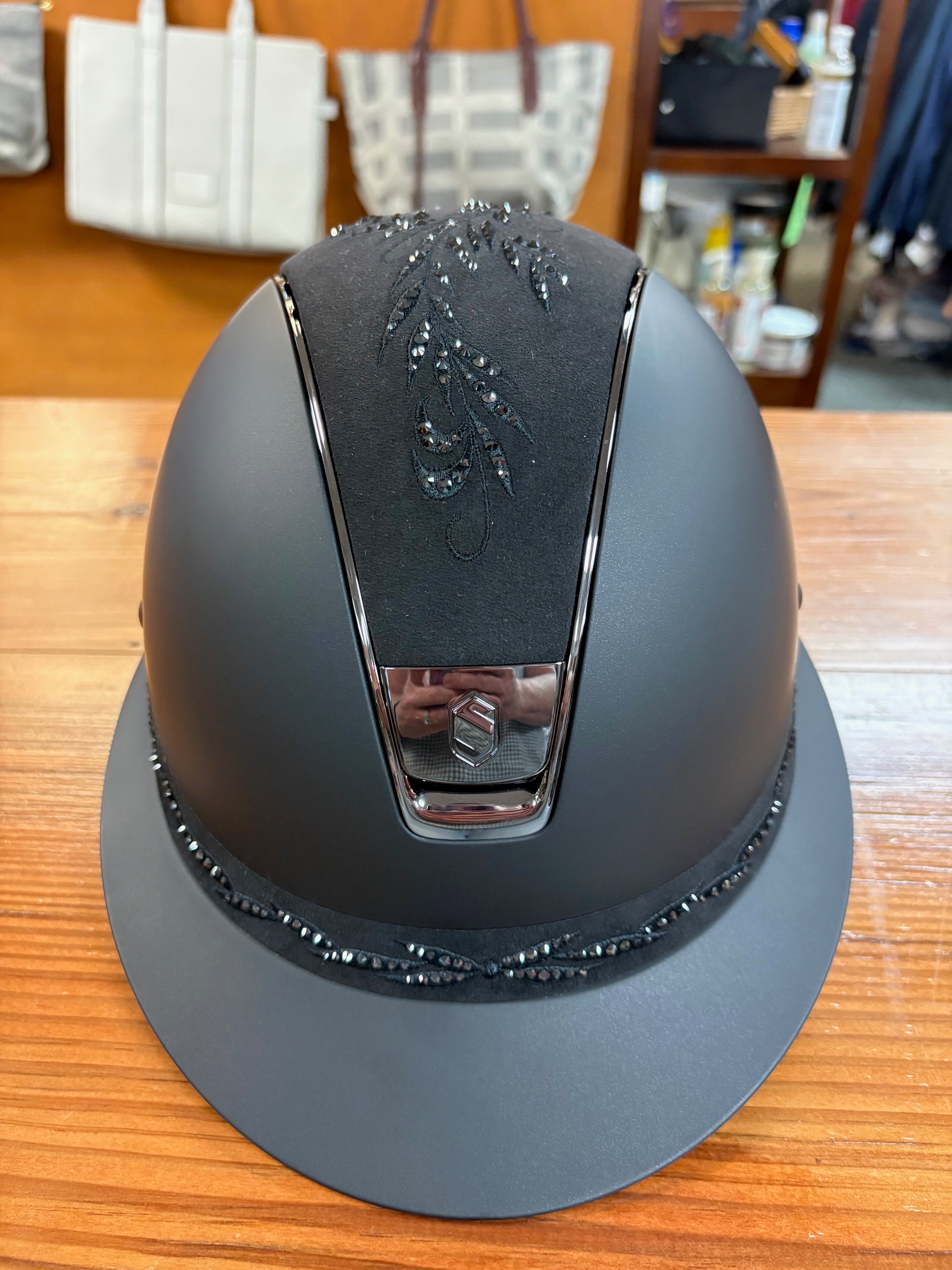 Samshield 1.0 Miss Shield w/ Black Flower Crystals - Small Shell